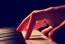 神秘力量现身，球场上开启一场场惊心动魄的较量