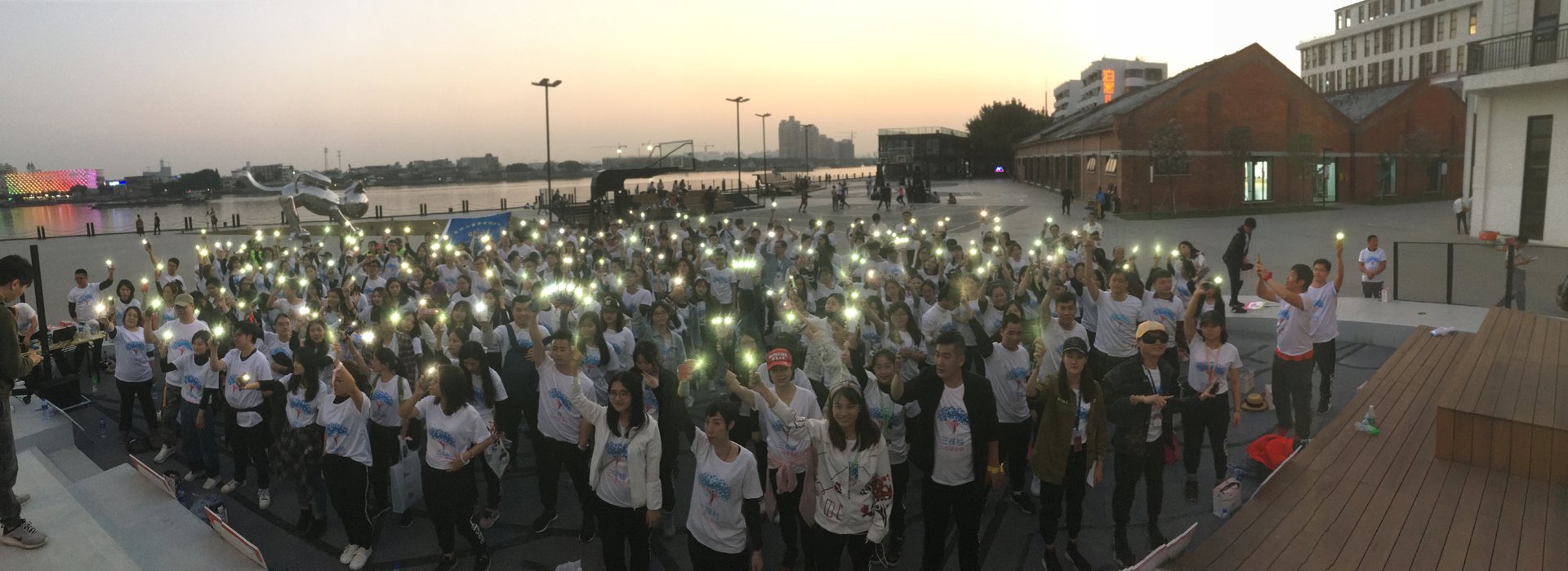 球队举办慈善活动，回馈社会